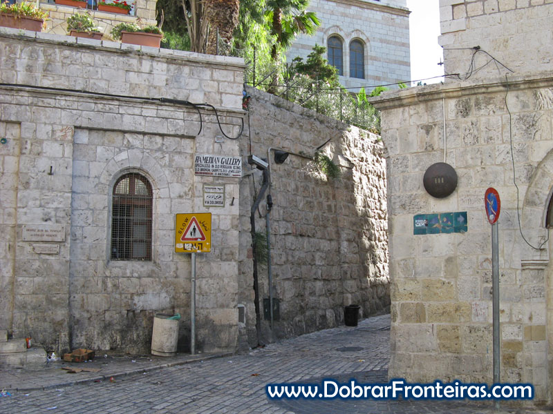 Terceira estação da Via Dolorosa em Jersalém