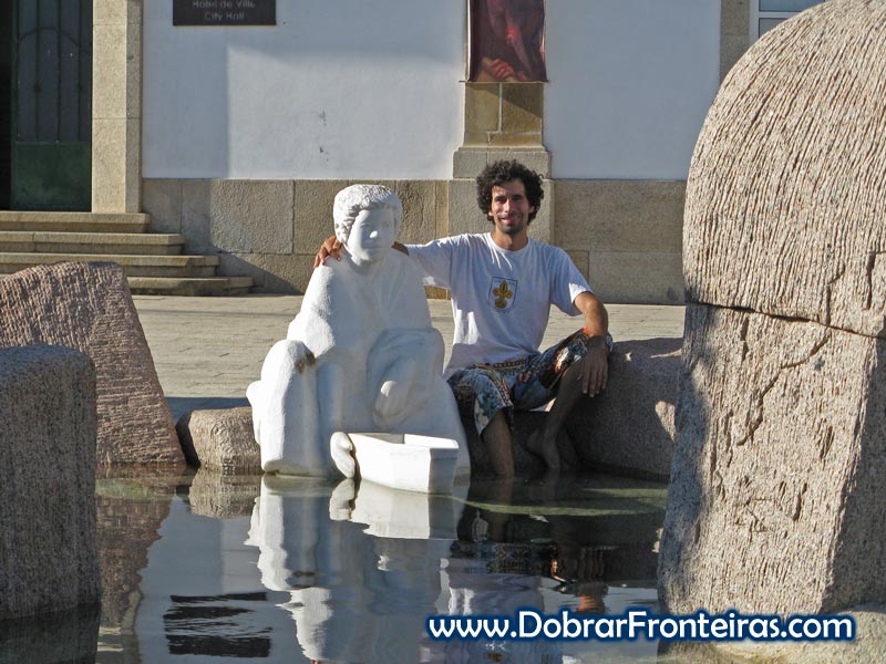 Monumento a Fernão de Magalhães menino em Sabrosa
