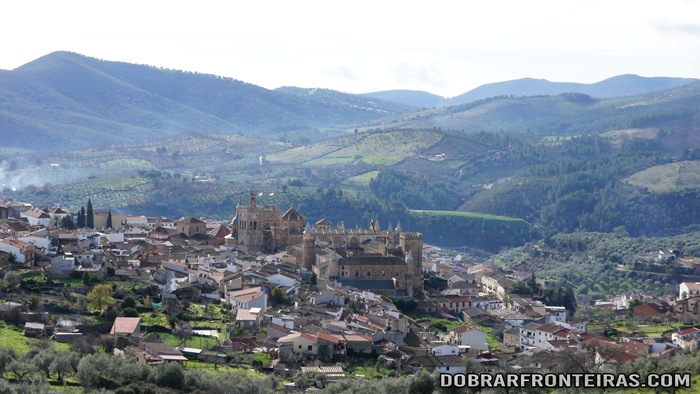 Vista do mosteiro de Guadalupe, Espanha