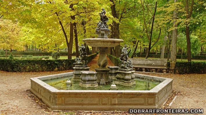 Uma das belíssimas fontes dos jardim de Aranjuez