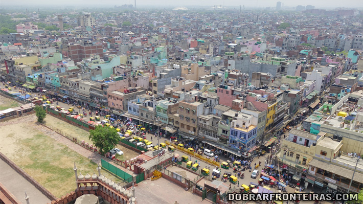 Cidade de Deli vista do topo do minarete da mesquita de Jama Masjid