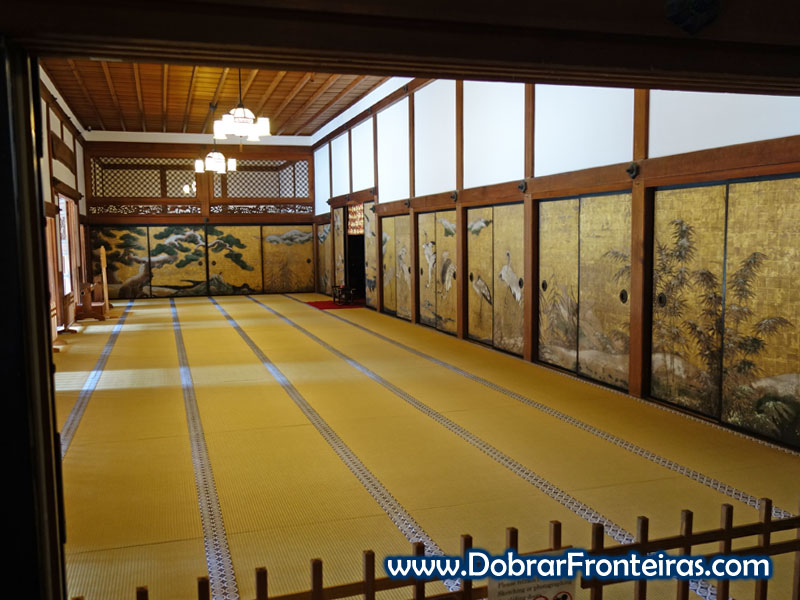 Bela sala no interior do templo Kongobuji em Koyasan