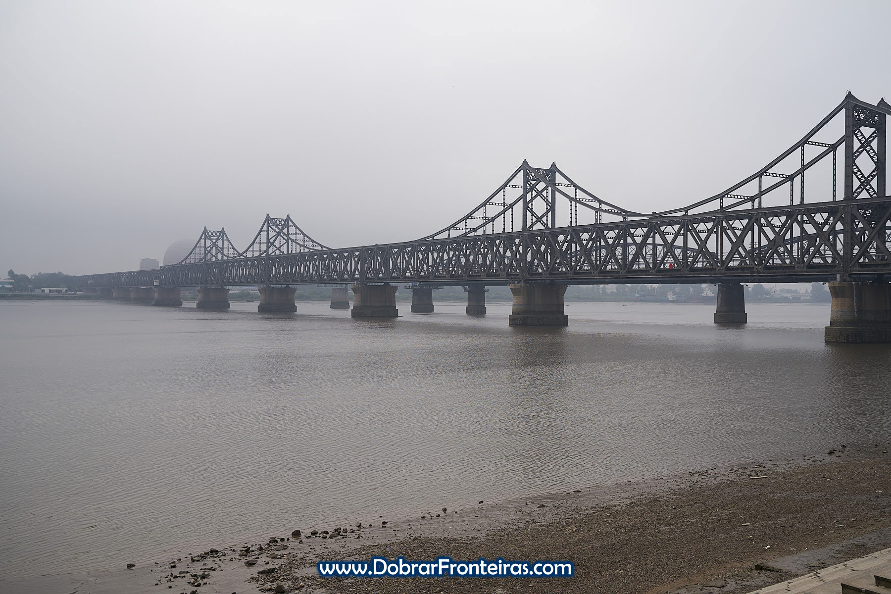 Ponte da Amizade Sino-Coreana sobre o rio Yalo, Dandong, China