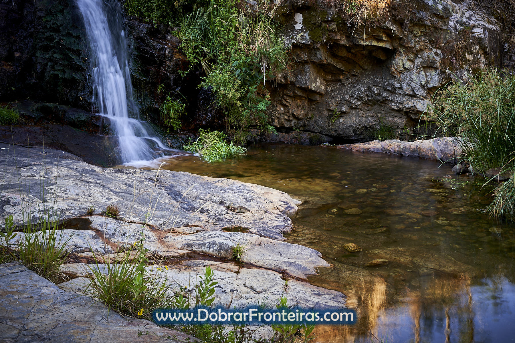 Pequena cascata