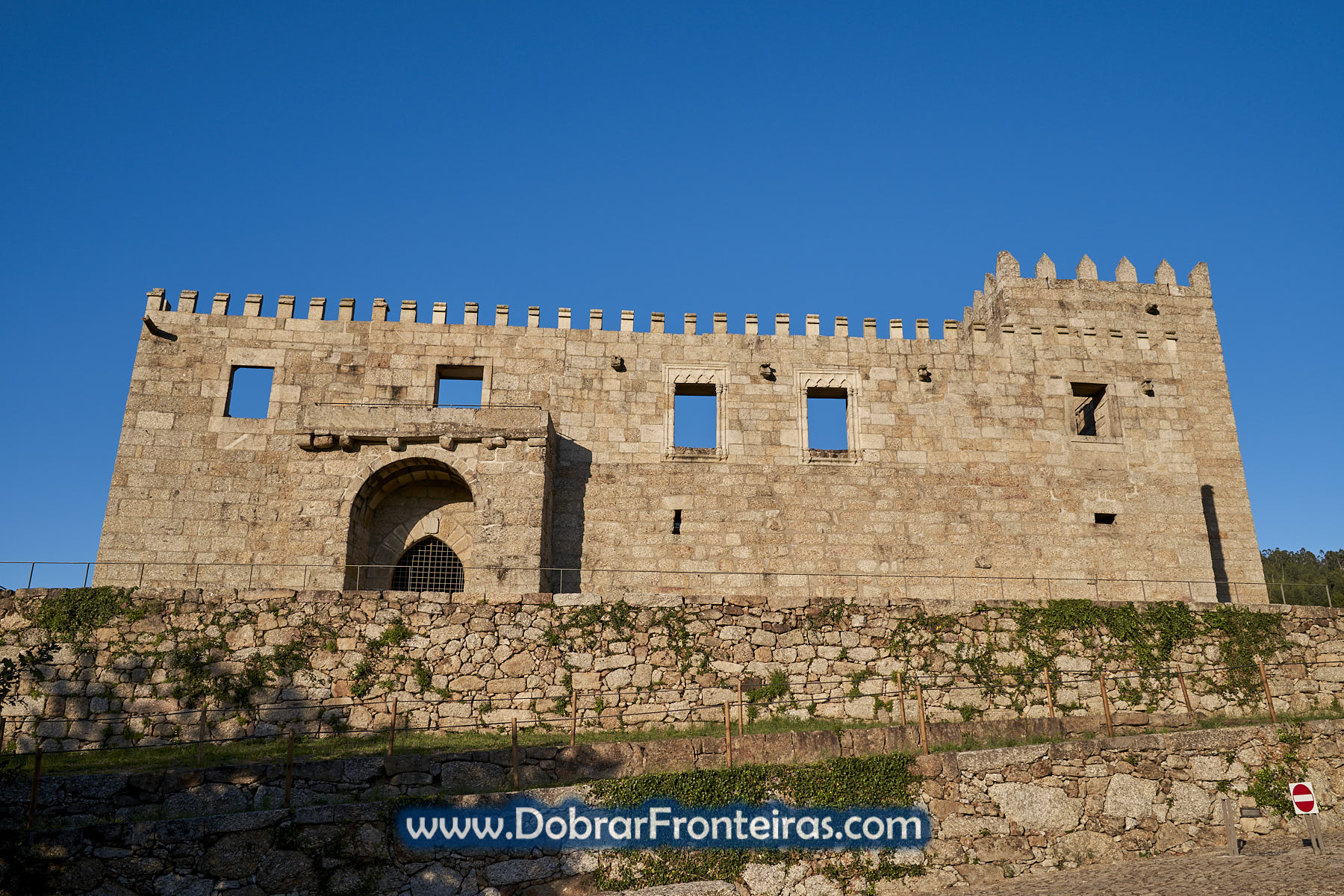 Fachada do Paço de Giela, castelo