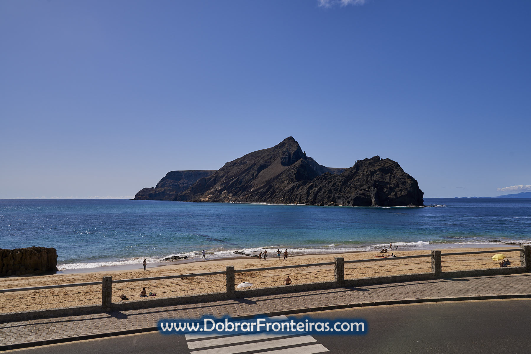 Praia da Calheta e ilhéu da Cal